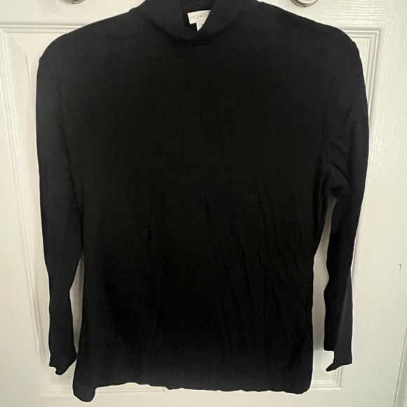 Black Women's 3/4 Sleeve Mockneck Top - Picture 2 of 4